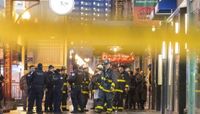 Fire breaks out in restaurant kitchen in downtown Chicago