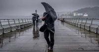 Exact time thunderstorms set to strike bringing 26C heat blast to dramatic end