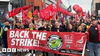 Thousands rally in Birmingham to support striking bin workers - BBC News