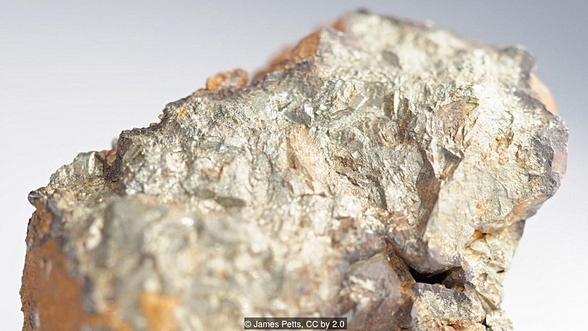 Bir demir pirit öbeği