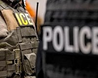 US immigration service seeks new smartphone surveillance tool: experts point to danger - Media | УНН