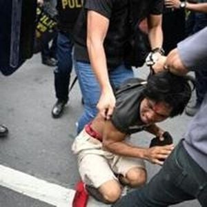 Manila Anti Corruption Protests Erupt Into Violence