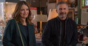 Tina Fey's New Comedy Series The Four Seasons Debuts