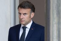 Crise entre Alger et Paris : Macron expulse à son tour 12 agents algériens et rappelle l’ambassadeur - L'Humanité