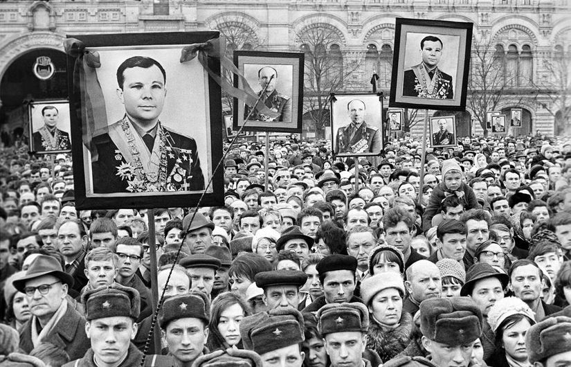 Yuri Gagarin ve Vladimir Seryogin'in cenazesi, 1968.