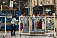 South Africa Needs Reforms to Counter US Tariffs, Central Bank Says