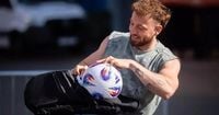 How much Sam Thompson has raised with Soccer Aid challenge for Unicef so far