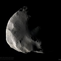 Satürn'ün Uydusu Helene Renkli Fotoğrafıyla