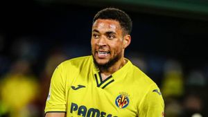 Villarreal Pursues Barcelona Stars Amid Match Preparations