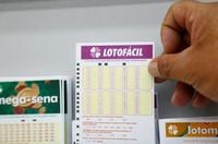 Resultado da Lotofácil 3383: confira dezenas desta segunda-feira