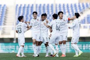 Pohang Steelers Claim Dramatic 3-2 Victory Against Gwangju FC