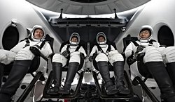 FRAM2 Astronotları, Kendi Tarihi Uçuşları Öncesinde SpaceX Fırlatmasını İzledi!