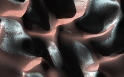 Mars’ta Işık-Gölge Oyunu