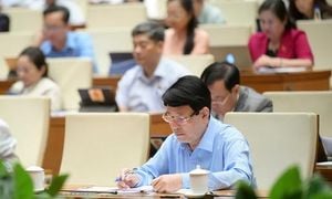 Vietnam National Assembly Discusses New Digital Technology Law