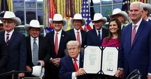 Miracle On Ice Team Honored With Gold Medals At White House