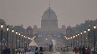 Delhi AQI remains in poor category; NCR sees spike in respiratory, pregnancy-related complications post-Diwali | Today News