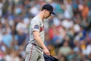 Mariners Dominate Red Sox With Raleighs Grand Slam Night