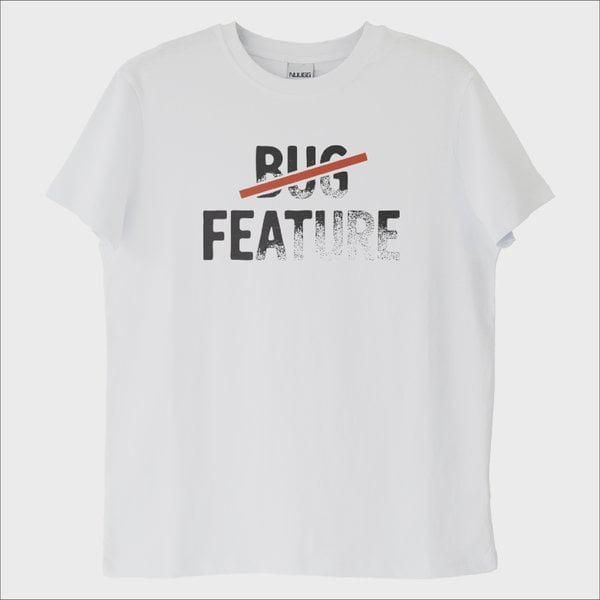 "Bug Değil, Feature" T-Shirt