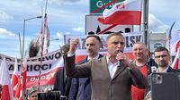 Robert Bąkiewicz i Janusz Kowalski w Lubuskiem. Protestują przeciwko migrantom na moście granicznym w Gubinie