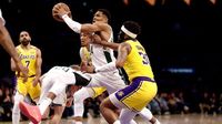 Kings lead Bucks 61-49 at halftime as offensive woes continue