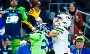 Seahawks Fall To Packers; Geno Smith Injured