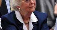 Sara Jane Moore, whose attempt to assassinate President Ford shocked the nation, dies at 95