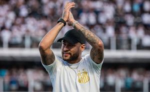 Neymar Returns To Santos FC After 12-Year Hiatus