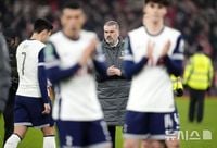 '무관 탈출' 노리는 토트넘, 손흥민과 UEL 4강 승리 거둘까