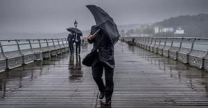 UK Weekend Weather: Sunshine Followed By Thunderstorms