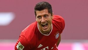 Lewandowski Scores 100th Champions League Goal