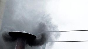Black Smoke Signals No Pope Elected On First Conclave Day
