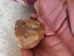 Görselde illettigim ne tür bir taştır?