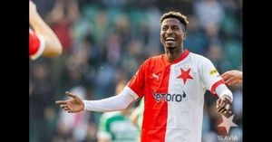 Red Star Triumphs Over Grenoble Foot 38, 3-1