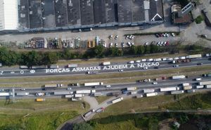 Truckers Plan Strike Over Delays At Border Crossing