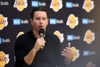 JJ Redick, Lakers agree to contract extension