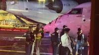 Watch: Two Delta planes collide at LaGuardia airport | CNN