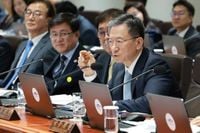 정성호 법무장관, 검찰청 폐지 위헌 지적에 