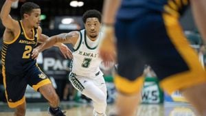 Ryan Rapp Leads Hawaii Rainbow Warriors Past Islanders