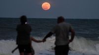 When is the strawberry moon 2025? Here's how to see it shine over Arizona