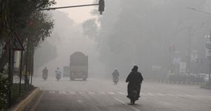 Thick Smog Engulfs Pakistan's Punjab Province