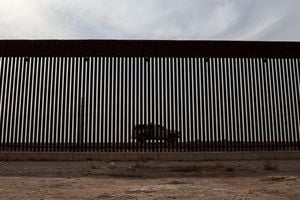 U S Border Crossings Plunge To Historic Lows