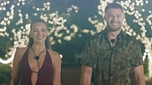 Curtis Pritchard And Lucinda Strafford Shake Up Love Island