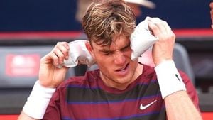 Alcaraz And Lehecka Set For Queen's Club Final Showdown