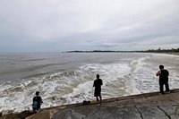 Stronger, bigger Hurricane Erin forecast to create dangerous surf along US coast