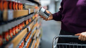 Consumers Stockpile Goods Amid Tariff Fears