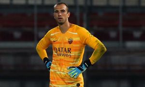 Pau López’s Future Uncertain Amid Girona Goalkeeping Changes