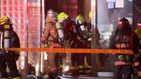 【速報】ゴールデンウィーク最終日に埼玉・白岡市役所で火事…４階建て庁舎の１階から白煙　550平方メートル焼き約6時間後消火｜FNNプライムオンライン