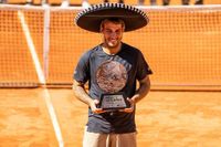 Com o maior título da carreira, Meligeni dispara no ranking e mira top 100 - TenisBrasil