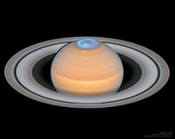 Satürn'ün Kuzey Auroraları