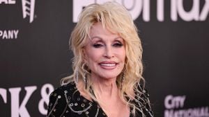 Dolly Parton Mourns Husband Carl Dean's Death